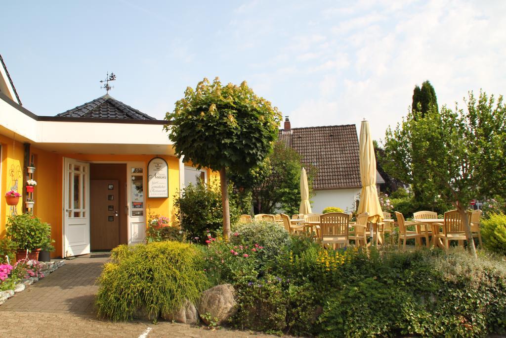 Hotel Neuses Куксхавен Екстериор снимка